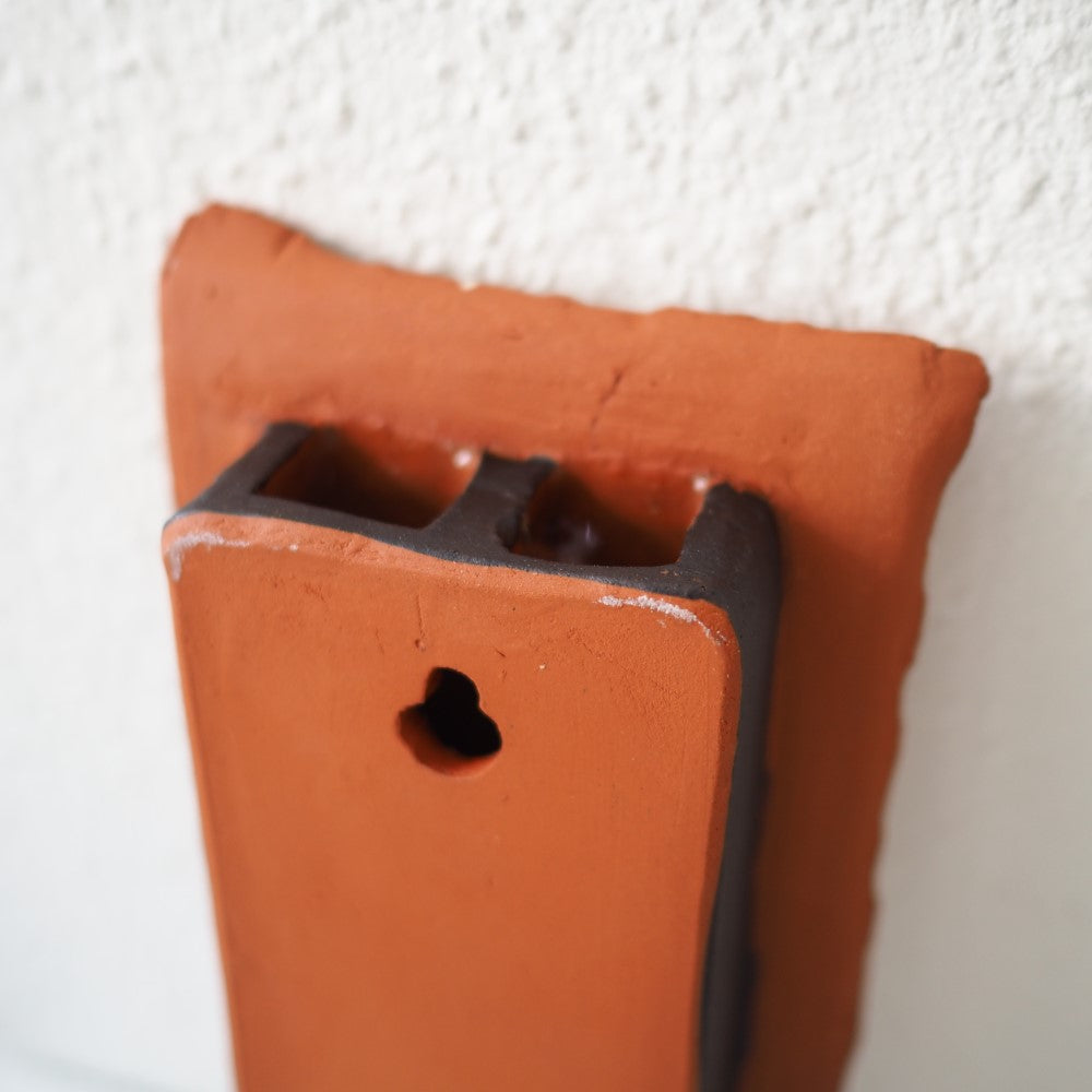 Væghængt vase