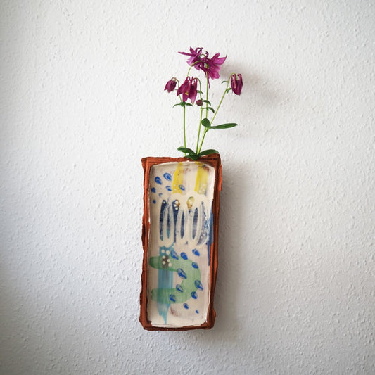 Væghængt vase