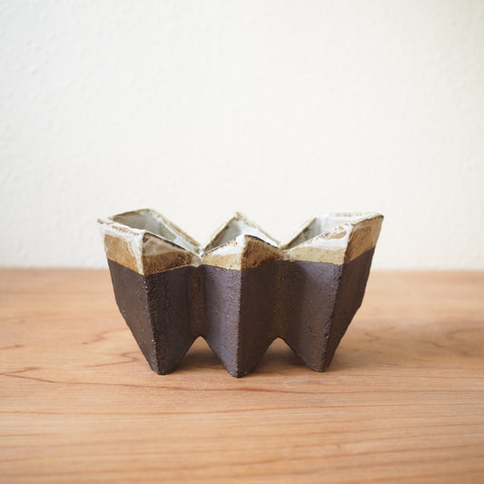 Zig zag vase