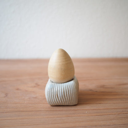 Egg cups (multiple variants)