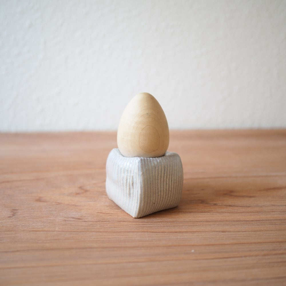 Egg cups (multiple variants)