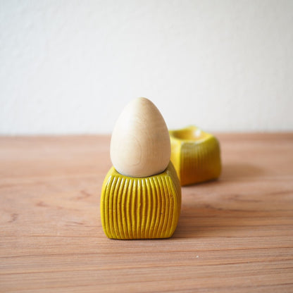 Egg cups (multiple variants)